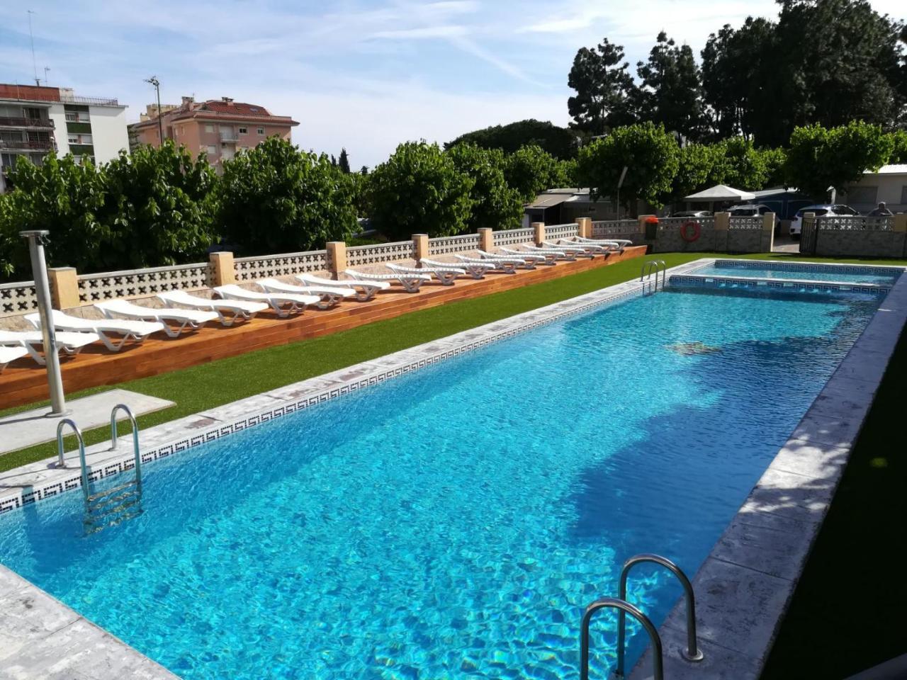 Camping Victoria Canet De Mar Exterior photo